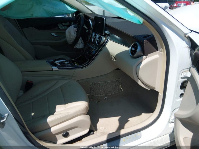 Aukcja sprzedaży 2015 Mercedes-benz C 300 Luxury 4matic, vin: 55SWF4KB5FU061657, numer aukcji: 45538245