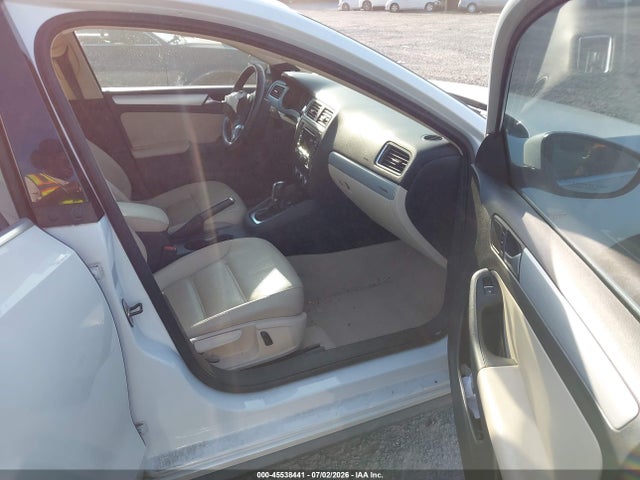Auction sale of the 2013 Volkswagen Jetta Hybrid Sel Premium, vin: 3VW637AJ2DM284510, lot number: 45538441