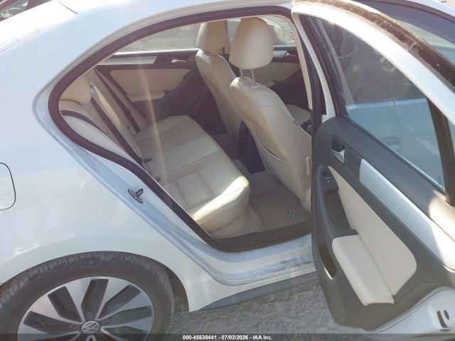 Auction sale of the 2013 Volkswagen Jetta Hybrid Sel Premium, vin: 3VW637AJ2DM284510, lot number: 45538441