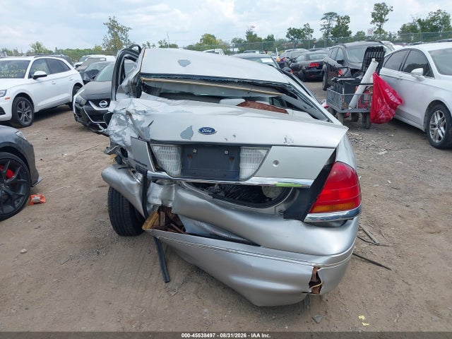 Продажа на аукционе авто 2003 Ford Crown Victoria Lx, vin: 2FAFP74W23X223844, номер лота: 45538497