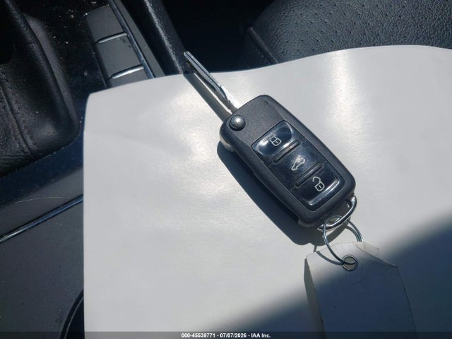 1VWDT7A36HC054713 Volkswagen Passat 1.8t R-line