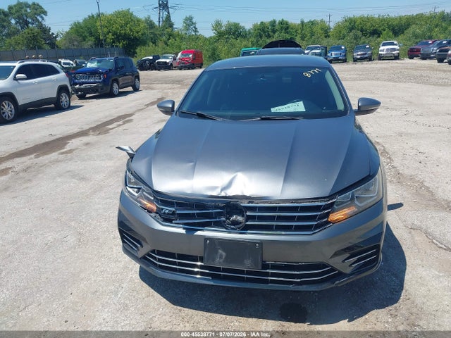 1VWDT7A36HC054713 Volkswagen Passat 1.8t R-line