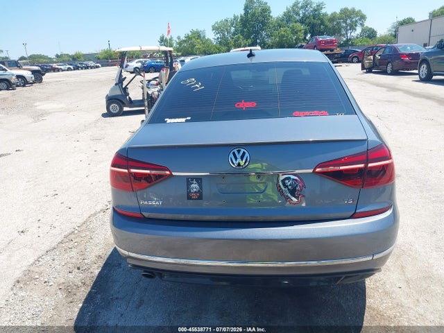 1VWDT7A36HC054713 Volkswagen Passat 1.8t R-line