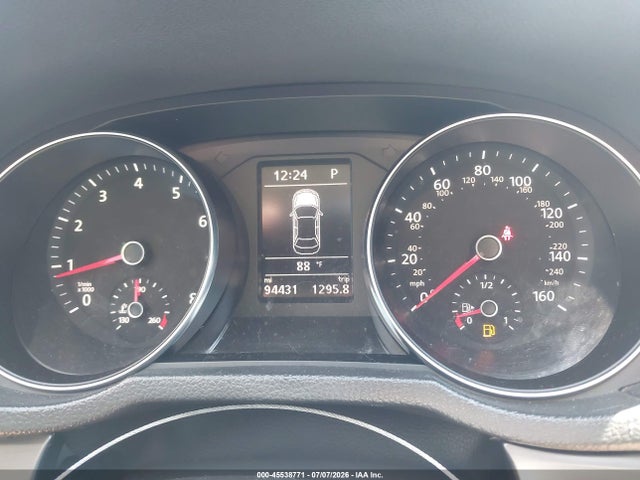 1VWDT7A36HC054713 Volkswagen Passat 1.8t R-line