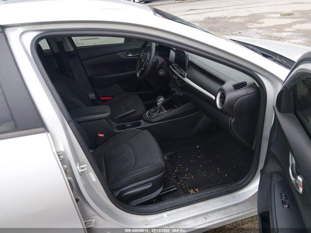2021 Kia Forte Lxs მანქანა იყიდება აუქციონზე, vin: 3KPF24AD6ME271686, აუქციონის ნომერი: 45538814