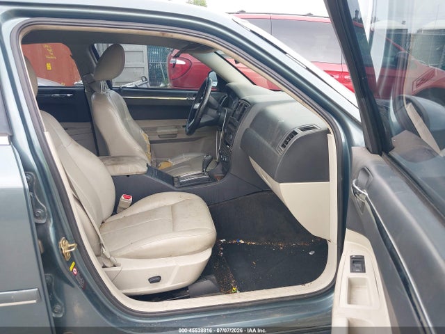 Продажа на аукционе авто 2005 Chrysler 300 Touring, vin: 2C3AA53G85H644215, номер лота: 45538816