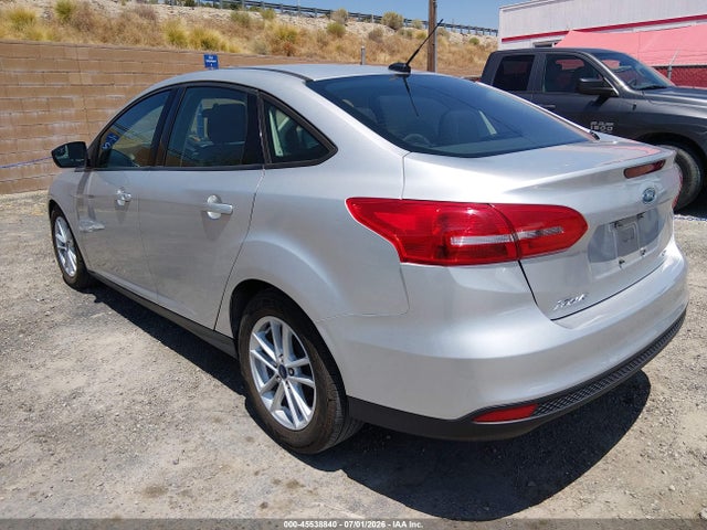 Ford FOCUS SE 2018 1FADP3F22JL328565 Image 3