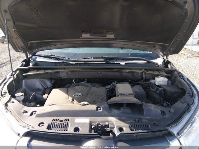 Toyota Highlander Le Plus 2019 5TDBZRFH4KS716030 Image 10