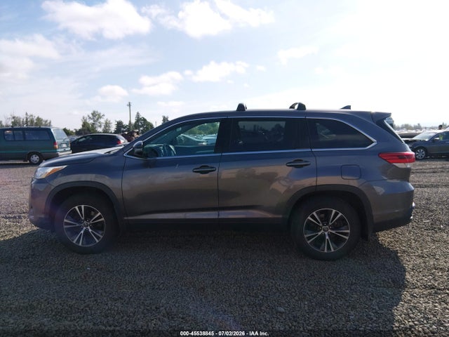 Toyota Highlander Le Plus 2019 5TDBZRFH4KS716030 Image 14