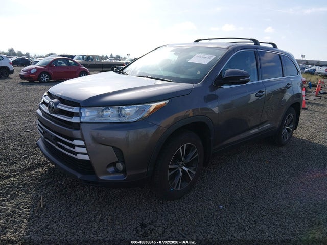 Toyota Highlander Le Plus 2019 5TDBZRFH4KS716030 Image 2