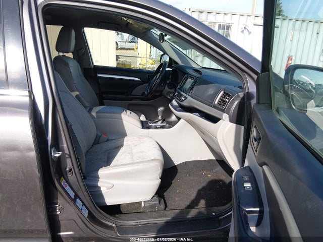 Toyota Highlander Le Plus 2019 5TDBZRFH4KS716030 Image 5