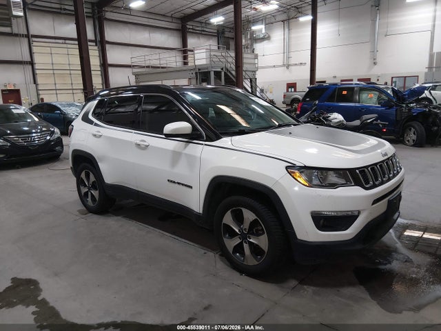 Jeep Compass Latitude 4x4 2018 3C4NJDBB9JT282779 головне зображення