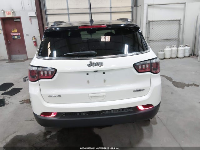 Jeep Compass Latitude 4x4 2018 3C4NJDBB9JT282779 Image 17