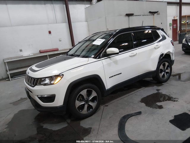 Jeep Compass Latitude 4x4 2018 3C4NJDBB9JT282779 Image 2