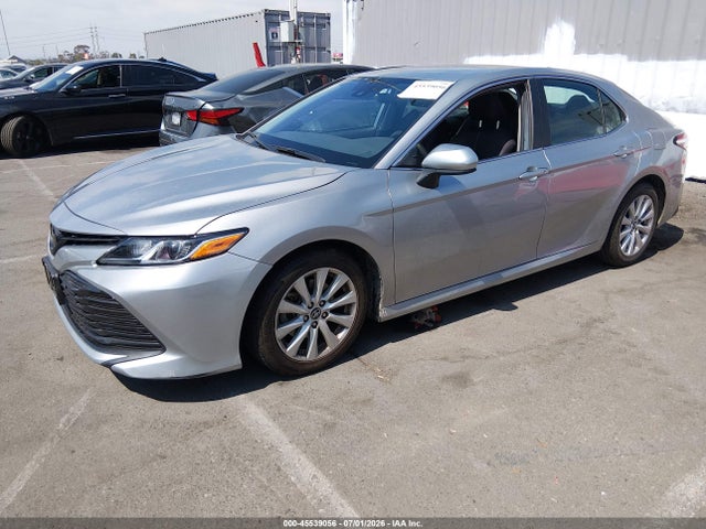 Toyota CAMRY LE 2019 4T1B11HK9KU781920 Image 2