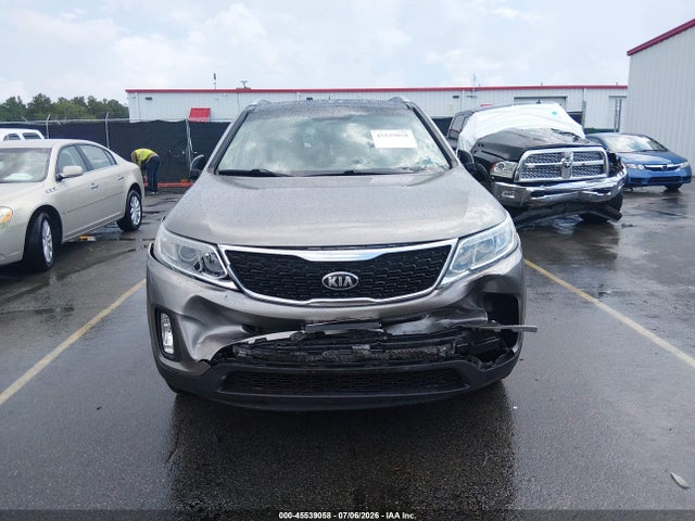 2015 Kia Sorento Ex V6 მანქანა იყიდება აუქციონზე, vin: 5XYKU4A7XFG647945, აუქციონის ნომერი: 45539058