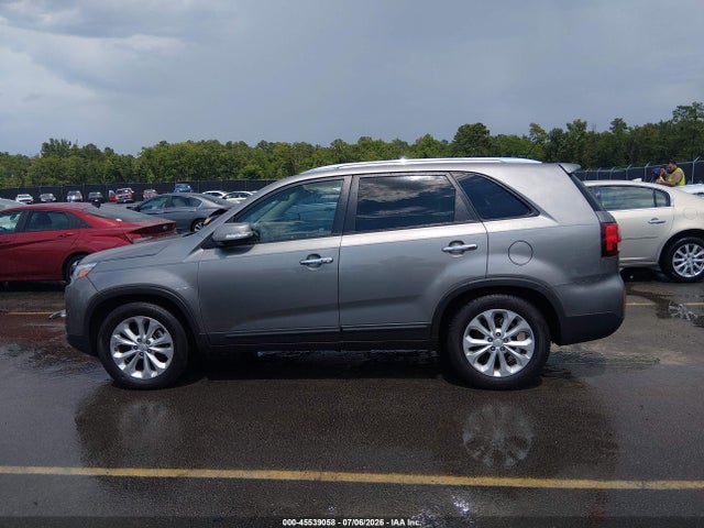 2015 Kia Sorento Ex V6 მანქანა იყიდება აუქციონზე, vin: 5XYKU4A7XFG647945, აუქციონის ნომერი: 45539058