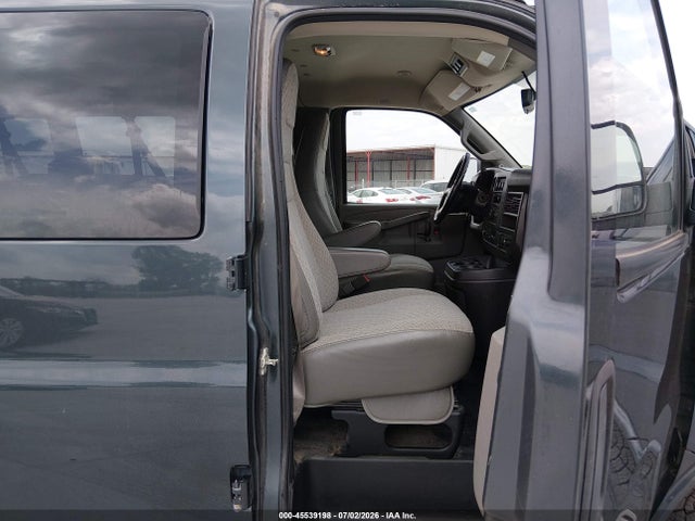 1GAWGEFG9H1266624 Chevrolet Express 2500 Ls