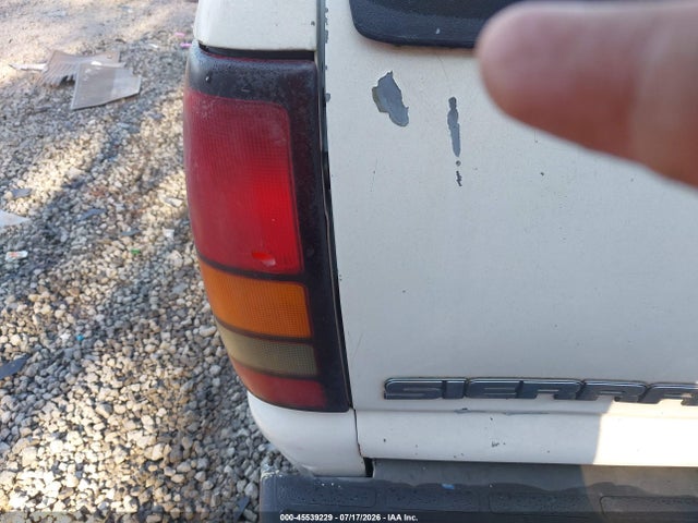 2005 Gmc Sierra 1500 მანქანა იყიდება აუქციონზე, vin: 2GTEC19TX51321006, აუქციონის ნომერი: 45539229