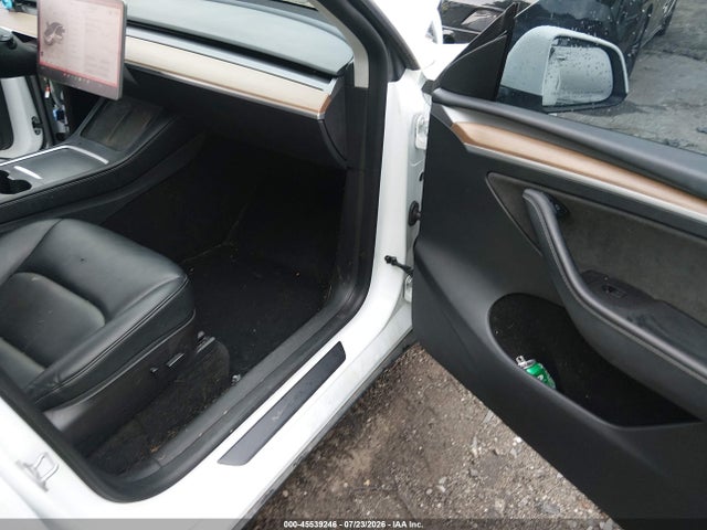 Продаж на аукціоні авто 2022 Tesla Model Y Performance Dual Motor All-wheel Drive, vin: 7SAYGDEFXNF548960, номер лоту: 45539246