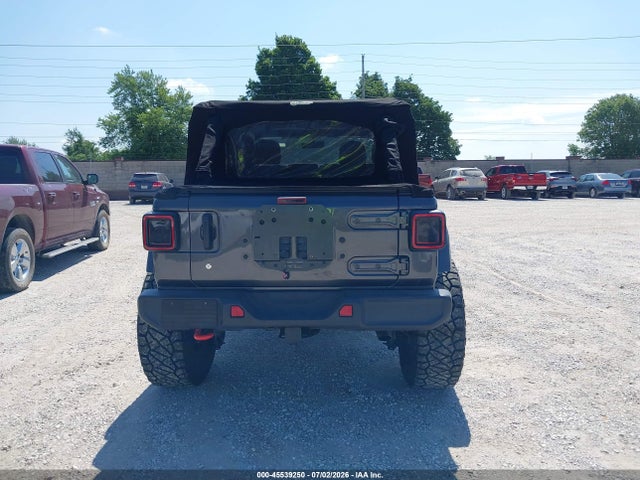 1C4HJXEG6JW291777 Jeep Wrangler Unlimited Sahara