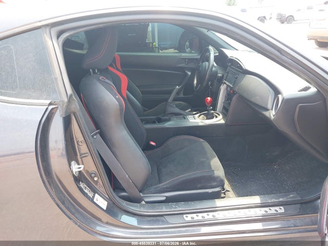 Scion FR-S 2015 JF1ZNAA18F9702700 Image 5