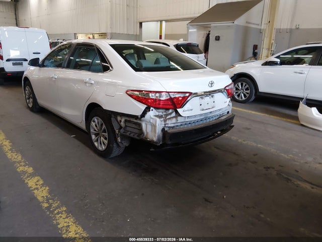 Toyota CAMRY LE 2016 4T4BF1FK3GR528349 Image 3