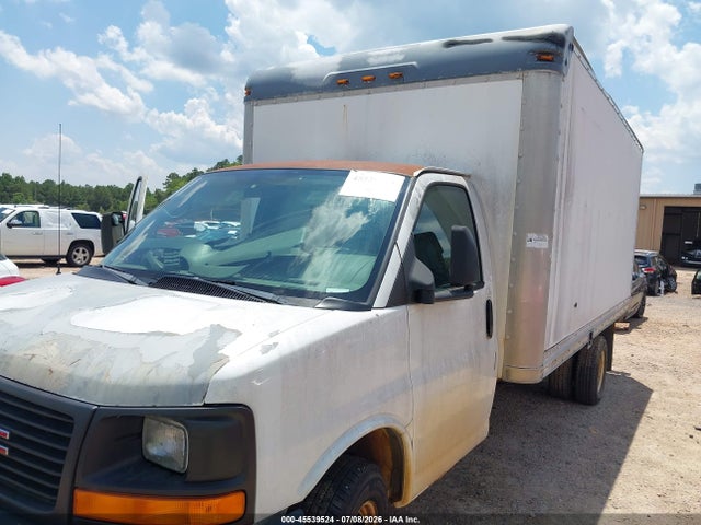 45539524 :رقم المزاد ، 1GDJG31UX41908759 vin ، 2004 Gmc Savana Cutaway Standard W/c7l/c7n مزاد بيع