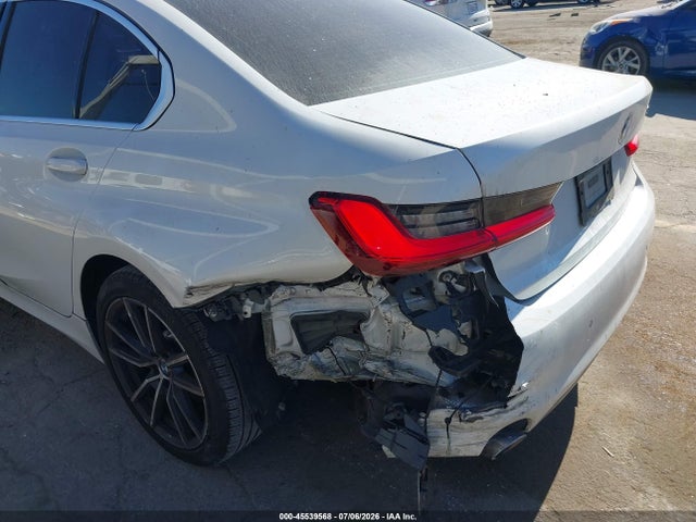 WBA5R1C51KAK08875 BMW 330I