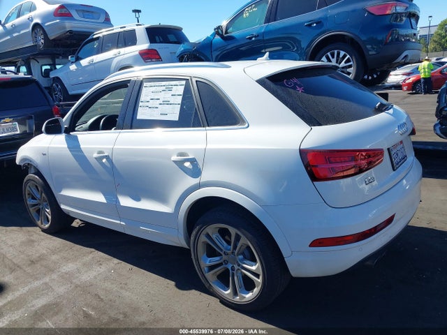 WA1HCCFS1JR013027 Audi Q3 2.0t Premium/2.0t Sport Premium