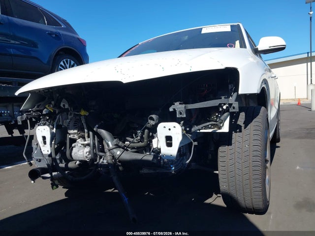 WA1HCCFS1JR013027 Audi Q3 2.0t Premium/2.0t Sport Premium