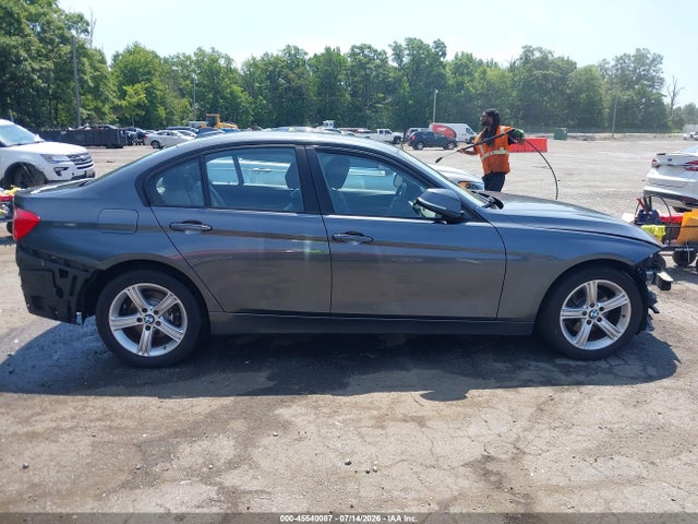 45540087 :رقم المزاد ، WBA3C3C51EP662792 vin ، 2014 Bmw 320i Xdrive مزاد بيع