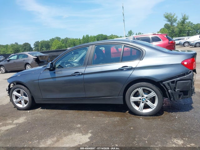 45540087 :رقم المزاد ، WBA3C3C51EP662792 vin ، 2014 Bmw 320i Xdrive مزاد بيع