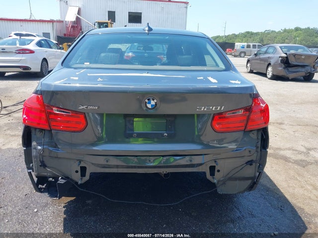 45540087 :رقم المزاد ، WBA3C3C51EP662792 vin ، 2014 Bmw 320i Xdrive مزاد بيع