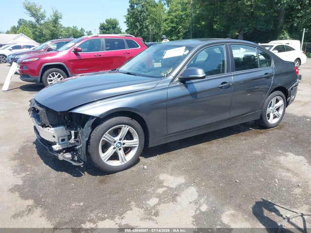 45540087 :رقم المزاد ، WBA3C3C51EP662792 vin ، 2014 Bmw 320i Xdrive مزاد بيع