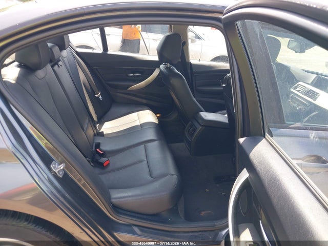 45540087 :رقم المزاد ، WBA3C3C51EP662792 vin ، 2014 Bmw 320i Xdrive مزاد بيع