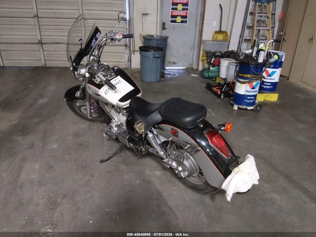 45540095 :رقم المزاد ، JH2RC504X4M000575 vin ، 2004 Honda Vt750 Ca مزاد بيع