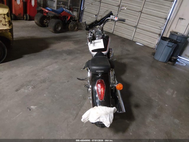 45540095 :رقم المزاد ، JH2RC504X4M000575 vin ، 2004 Honda Vt750 Ca مزاد بيع