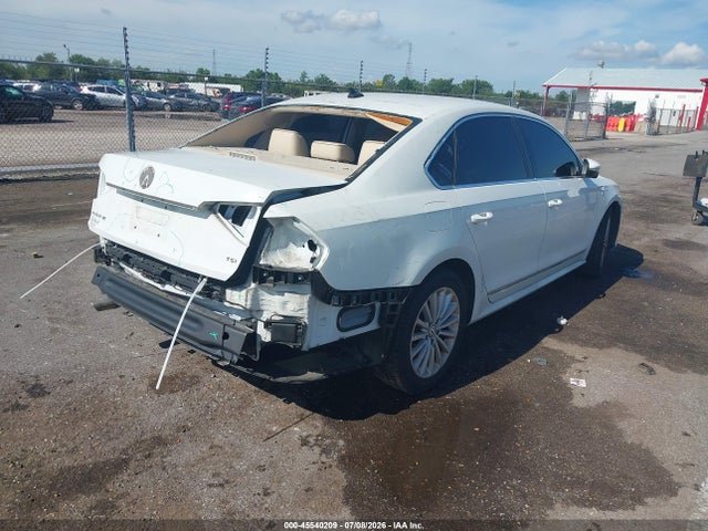 1VWBT7A35HC023640 Volkswagen Passat 1.8t Se