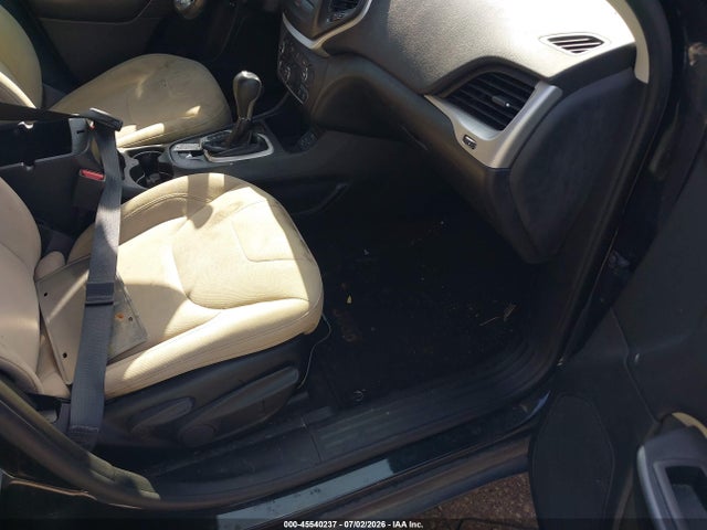 Auction sale of the 2016 Jeep Cherokee Latitude, vin: 1C4PJLCB2GW352434, lot number: 45540237
