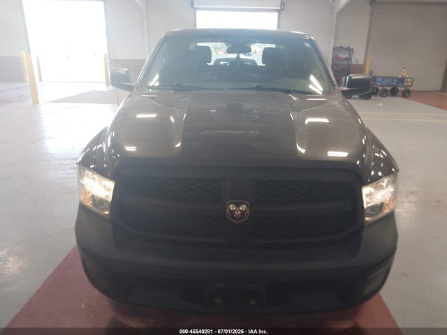 1C6RR6KG6JS250284 RAM 1500 Tradesman 4x2 5&#039;7 Box
