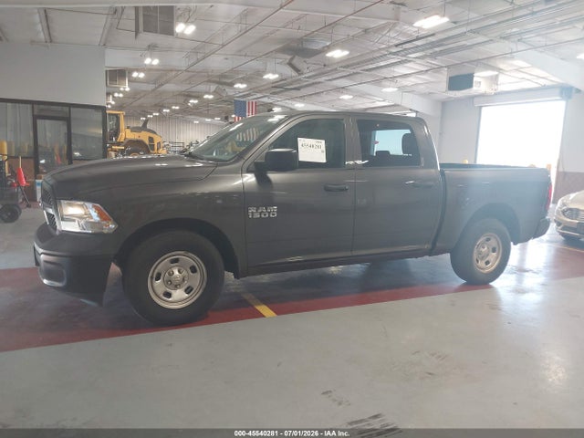 1C6RR6KG6JS250284 RAM 1500 Tradesman 4x2 5&#039;7 Box