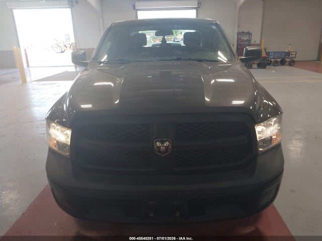 1C6RR6KG6JS250284 RAM 1500 Tradesman 4x2 5&#039;7 Box
