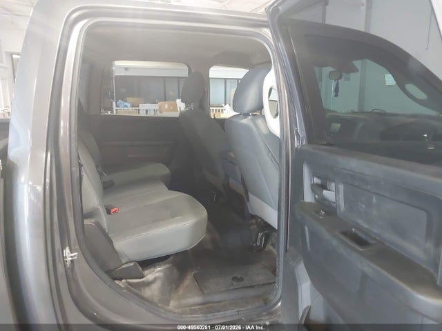 1C6RR6KG6JS250284 RAM 1500 Tradesman 4x2 5&#039;7 Box