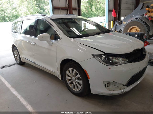 2019 Chrysler Pacifica Touring L მანქანა იყიდება აუქციონზე, vin: 2C4RC1BG9KR685364, აუქციონის ნომერი: 45540398