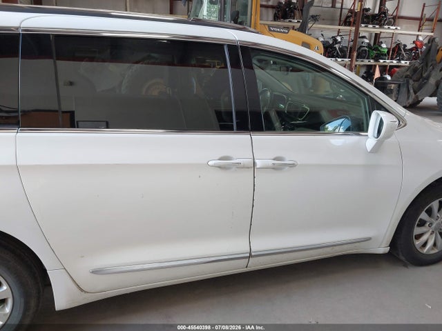 45540398 :رقم المزاد ، 2C4RC1BG9KR685364 vin ، 2019 Chrysler Pacifica Touring L مزاد بيع