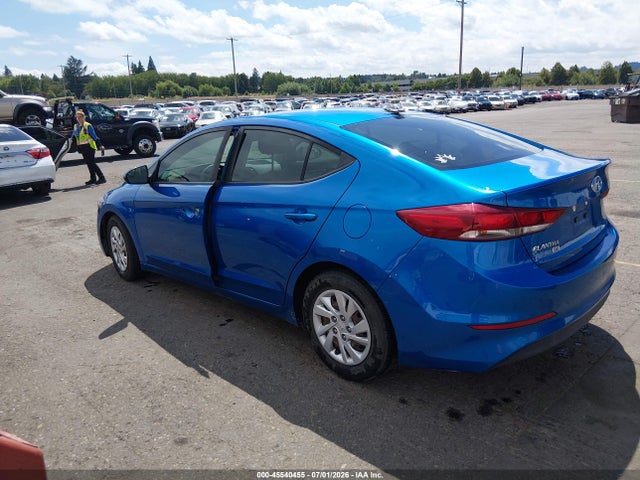 Hyundai ELANTRA SE 2018 5NPD74LF1JH398571 Image 3