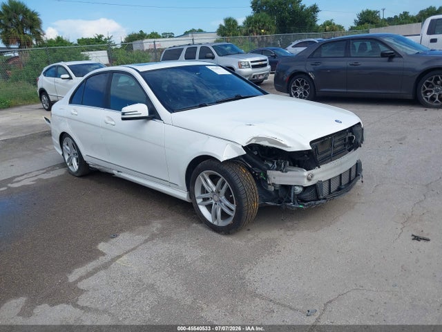 2014 Mercedes-benz C 250 Sport მანქანა იყიდება აუქციონზე, vin: WDDGF4HB0EG253687, აუქციონის ნომერი: 45540533