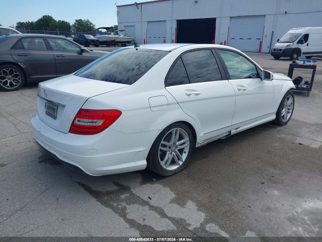 2014 Mercedes-benz C 250 Sport მანქანა იყიდება აუქციონზე, vin: WDDGF4HB0EG253687, აუქციონის ნომერი: 45540533