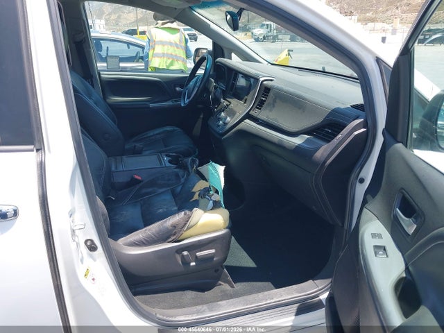 5TDXK3DC0GS747197 Toyota Sienna Se 8 Passenger